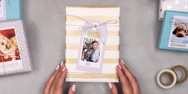 Etiqueta personalizada para regalo con foto.