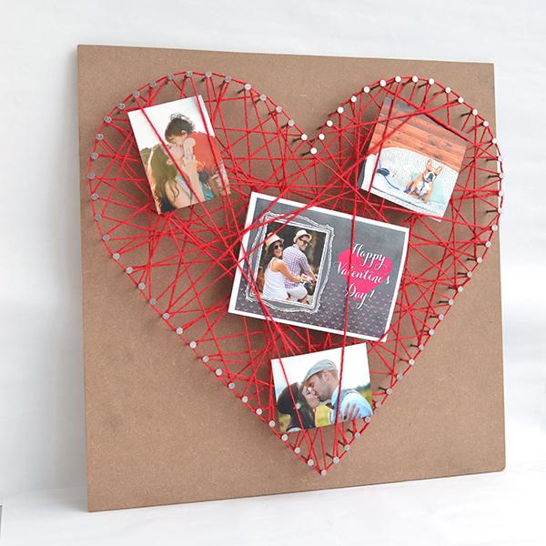 Combina tus fotos y tarjetas de San Valentín en una preciosa creación.